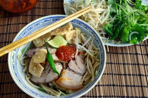 Cao lầu - đặc sản Hội An