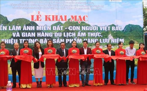 Triển lãm ảnh miền đất - con người Việt Bắc