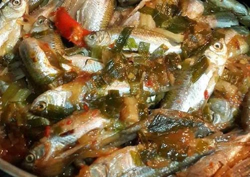 Quyến rũ món cá linh kho mía