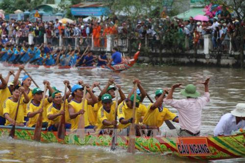 Rộn ràng lễ hội Oóc Om Bóc ở Trà Vinh