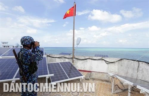 Trường Sa - Tổ quốc nơi đầu sóng, bình dị mà thiêng liêng