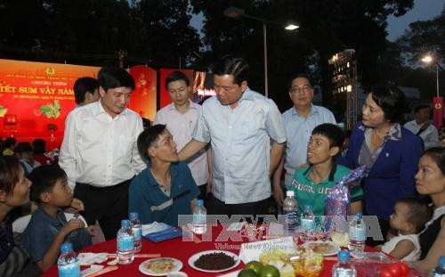 600 gia đình công nhân khó khăn vui dự “Tết sum vầy” 2017