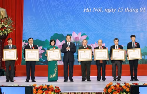 Chủ tịch nước Trần Đại Quang dự Lễ trao Giải thưởng Hồ Chí Minh và Giải thưởng Nhà nước về Khoa học và Công nghệ