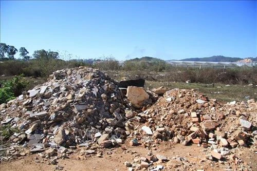Ứng dụng công nghệ sinh học trong kiểm soát ô nhiễm nước rỉ rác