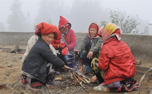 Thời tiết ngày 13/12: Bắc Bộ nhiệt độ có nơi dưới 5 độ C, mưa lớn tại Trung Bộ vẫn kéo dài
