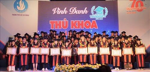 Thành phố Hồ Chí Minh: Vinh danh 66 thủ khoa năm 2019