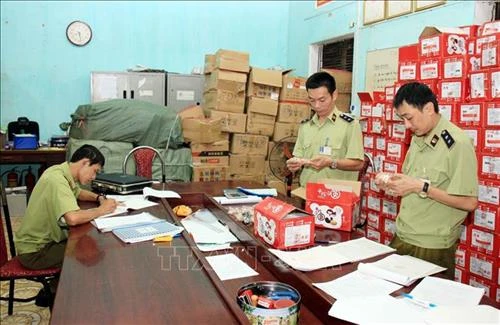 Lạng Sơn tăng cường kiểm tra thực phẩm, đồ chơi trẻ em dịp Trung thu