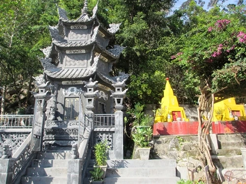 Chinh phục núi Chứa Chan