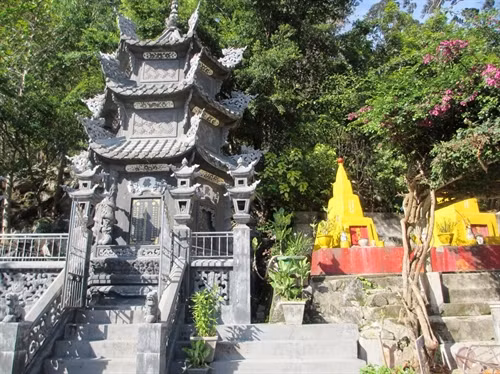 Chinh phục núi Chứa Chan