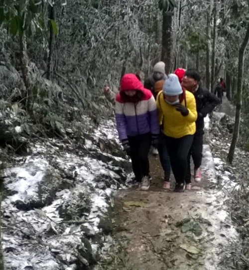 Cuộc sống của người dân Hà Nội đảo lộn vì giá rét