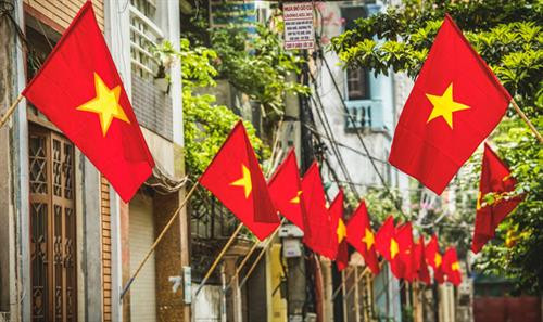 Hà Nội trang hoàng, cổ động kỷ niệm 45 năm Ngày giải phóng miền Nam, thống nhất đất nước