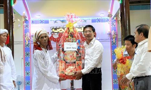 Đồng bào Chăm Bình Thuận đón Tết Ramưwan ấm cúng, tiết kiệm
