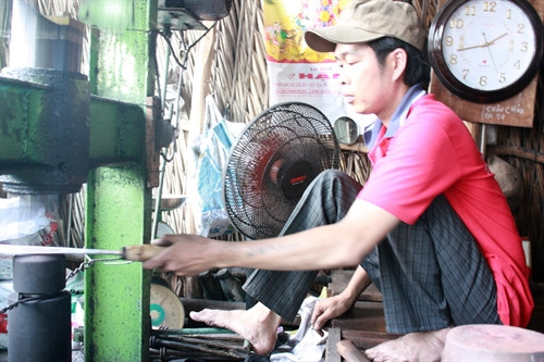 Nghề rèn thủ công ở huyện U Minh Thượng ngày càng mai một