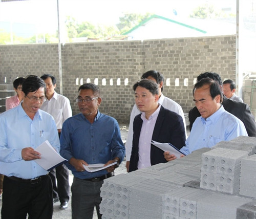 Đăk Lăk: Gạch không nung chật vật tìm đầu ra