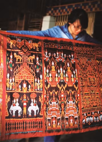 Làng dệt thổ cẩm Văn Giáo