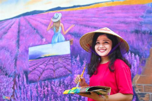 Làng bích họa độc đáo giữa rừng núi hoang sơ ở Quảng Ngãi