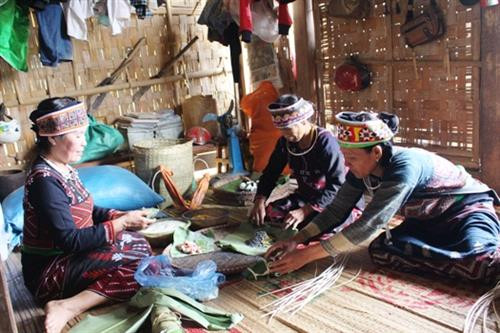 Độc đáo Tết Khùi xì mờ của người Phù Lá