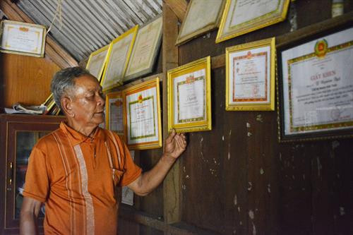 Già Y’Nguôm Byă gìn giữ nét đẹp truyền thống của buôn làng