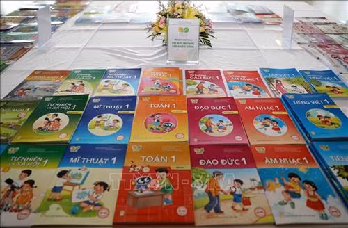Các nhà xuất bản công bố giá sách giáo khoa mới