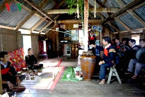 Lễ cúng ché của người Êđê Mdhur ở Mdrăk