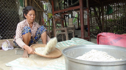 Rộn ràng mùa cốm dẹp Ba So