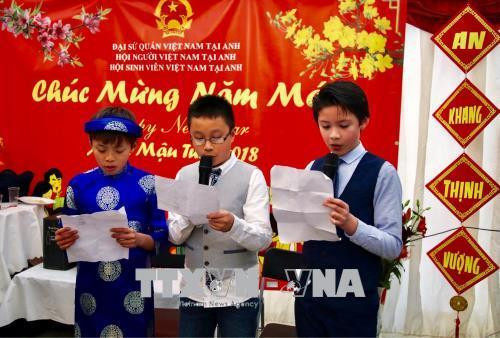 Chung tay gìn giữ ngôn ngữ cội nguồn (Bài 2)