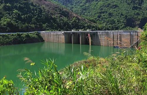 Hạn hán nghiêm trọng, nhiều hồ thủy điện về mực nước chết