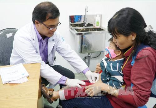 Không phải trẻ nào bị hẹp bao quy đầu cũng tiến hành phẫu thuật