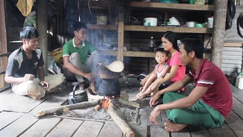 Bếp lửa trong đời sống của người Pa Cô, Vân Kiều