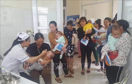 Phê duyệt đề án nâng cao năng lực chuyên môn y tế xã, phường