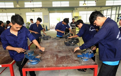 Đổi mới công tác dân vận vùng đồng bào Khmer