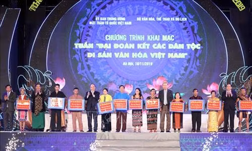 Thủ tướng dự lễ khai mạc Tuần “Đại đoàn kết các dân tộc - Di sản Văn hoá Việt Nam” năm 2019