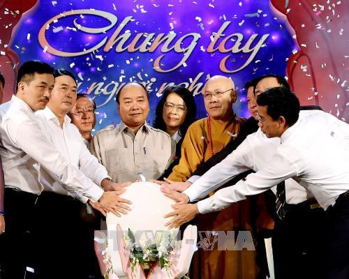 Cầu truyền hình "Chung tay vì người nghèo" 2017