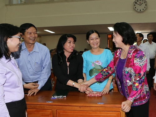 Chủ tịch Quôc hội Nguyễn Thị Kim Ngân tiếp xúc cử tri thành phố Cần Thơ