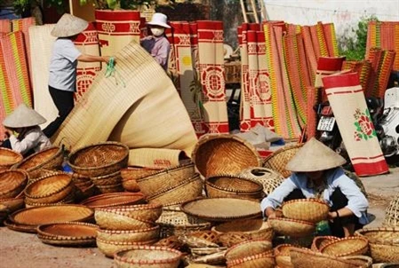 Mở hướng phát triển cho các làng nghề truyền thống