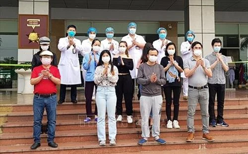 Thêm 4 bệnh nhân mắc COVID-19 được công bố khỏi bệnh
