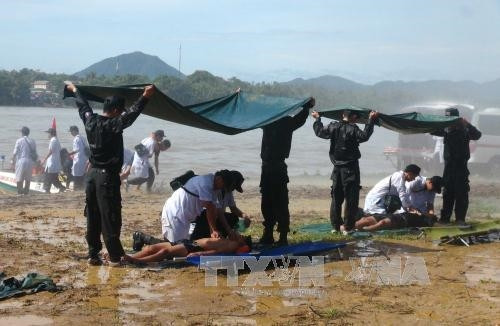 Tin thất thiệt đập thượng nguồn sông Hương vỡ khiến dân hoảng loạn