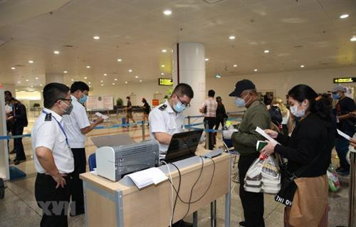 Dịch COVID-19: Thông báo điều chỉnh quy định về nhập cảnh