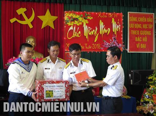 Mang Xuân đến các nhà giàn DK1
