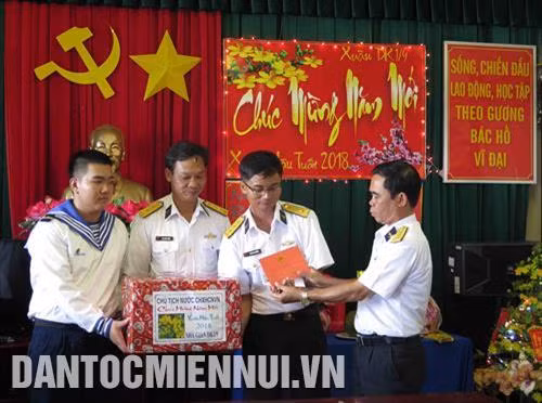Mang Xuân đến các nhà giàn DK1