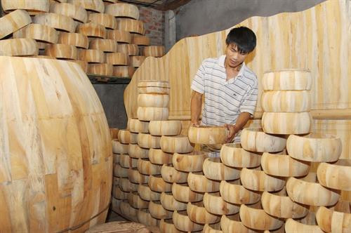 Những người giữ lửa làng nghề
