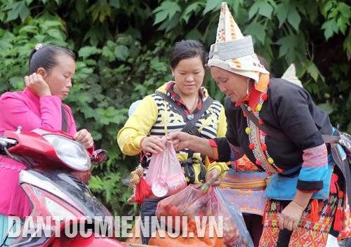 Sắc màu chợ phiên vùng cao Vàng Ma Chải