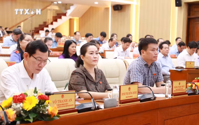vna_potal_bai_nhiem_tu_cach_dai_bieu_hdnd_chuc_vu_chu_tich_ubnd_tinh_quang_ngai_doi_voi_ong_dang_van_minh_7361619.jpg