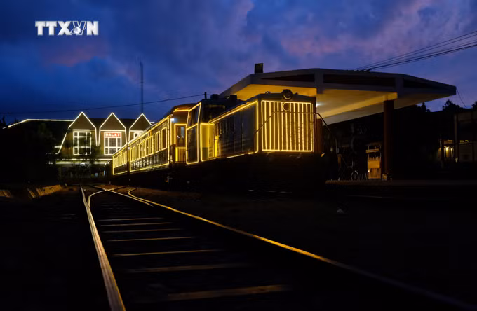 vna_potal_du_lich_viet_nam_ra_mat_san_pham_du_lich_da_lat_dem_say_tren_tuyen_duong_sat_co_7412934.jpg