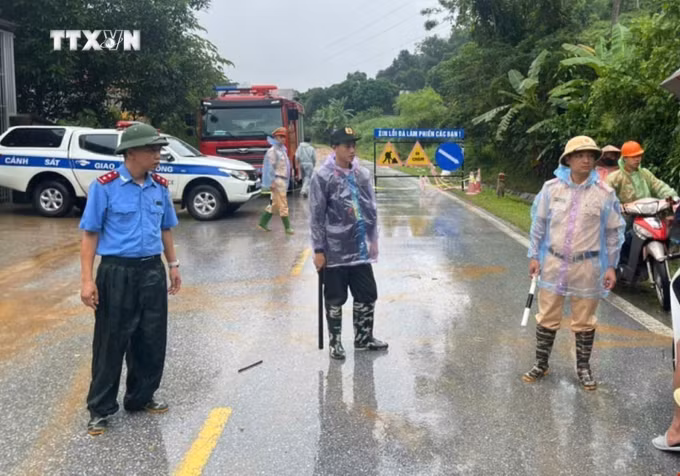vna_potal_vu_sat_lo_nghiem_trong_tai_ha_giang_huy_dong_toi_da_luc_luong_tim_kiem_nan_nhan_mat_tich_7624463(1).jpg