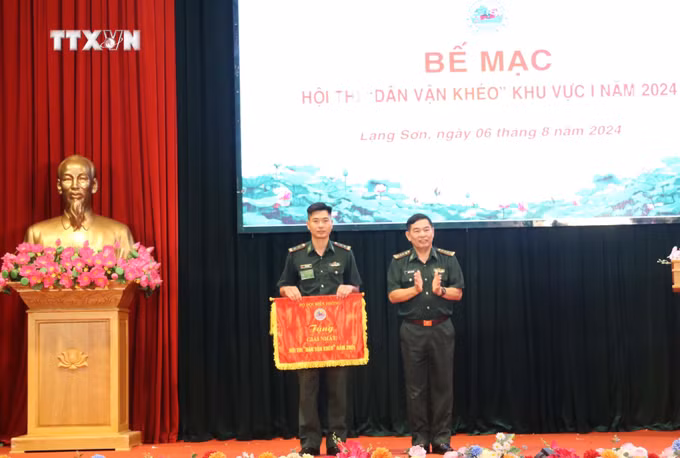 vna_potal_lan_toa_nhung_sac_mau_dan_van_bien_phong_7523641.jpg