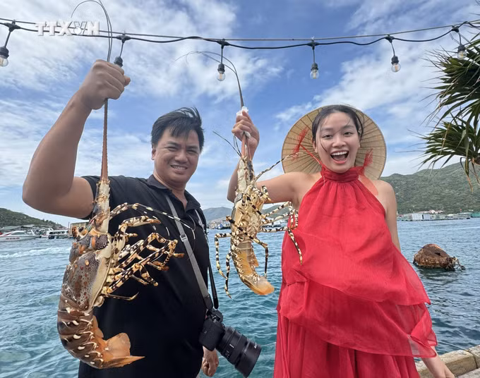vna_potal_le_hoi_tom_hum_cam_ranh_2024_thu_hut_6000_du_khach_moi_ngay_7523697.jpg