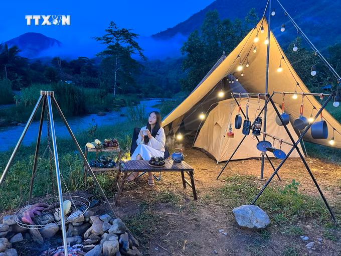 vna_potal_khanh_hoa_gioi_tre_khanh_hoa_lam_du_lich_ban_dia_7240575.jpg