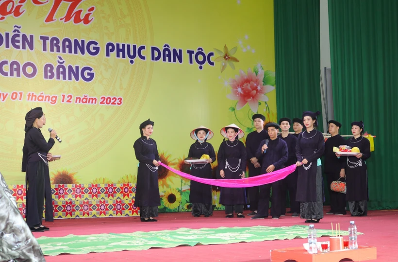 Trích đoạn hát lượn cọi trong đám cưới của người dân tộc Tày. Ảnh: Chu Hiệu - TTXVN