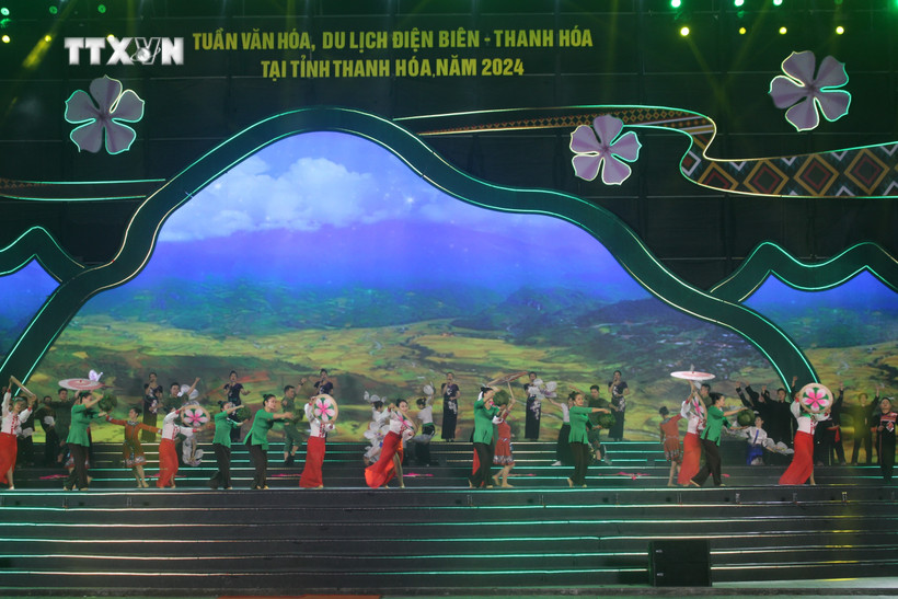 Một tiết mục văn nghệ của tỉnh Điện Biên. Ảnh: Hoa Mai - TTXVN